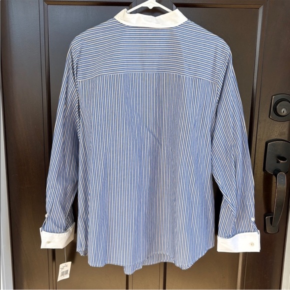 NWT Ralph Lauren Logo Monogram
Striped Button Front Top Size 1X - Picture 9 of 9